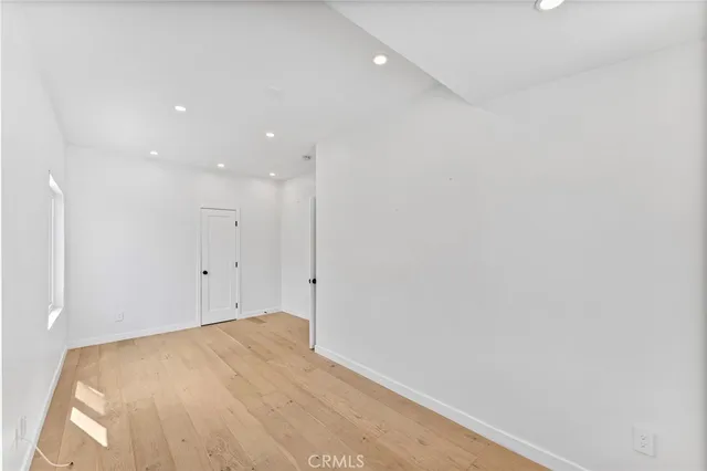 $4,995 | 2623 West Exposition Place, Los Angeles, CA 90018