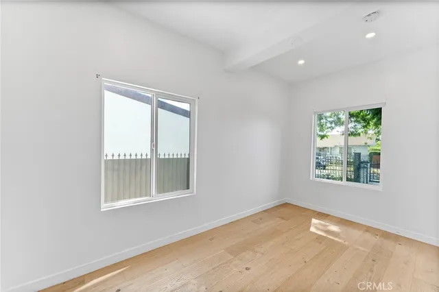 $4,995 | 2623 West Exposition Place, Los Angeles, CA 90018