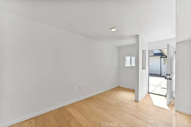 $4,995 | 2623 West Exposition Place, Los Angeles, CA 90018