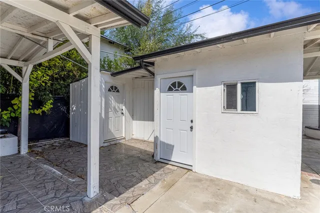 $4,995 | 2623 West Exposition Place, Los Angeles, CA 90018