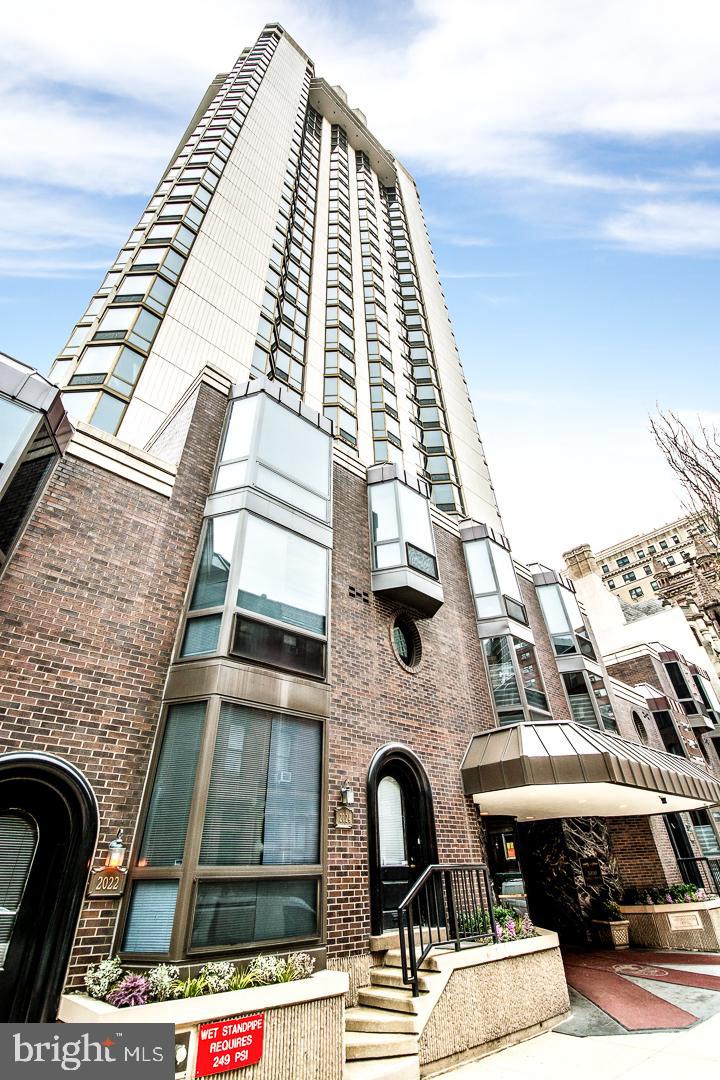 2018-32 Walnut Street, Unit 23B Philadelphia, PA 19103 - Photo 5 of 23