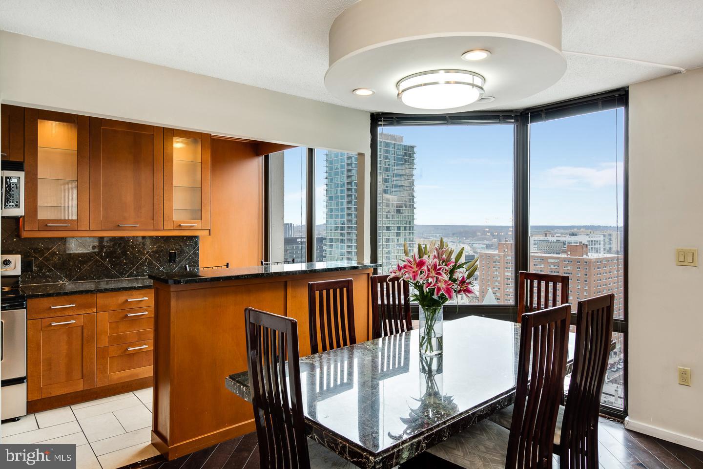 2018-32 Walnut Street, Unit 23B Philadelphia, PA 19103 - Photo 9 of 23