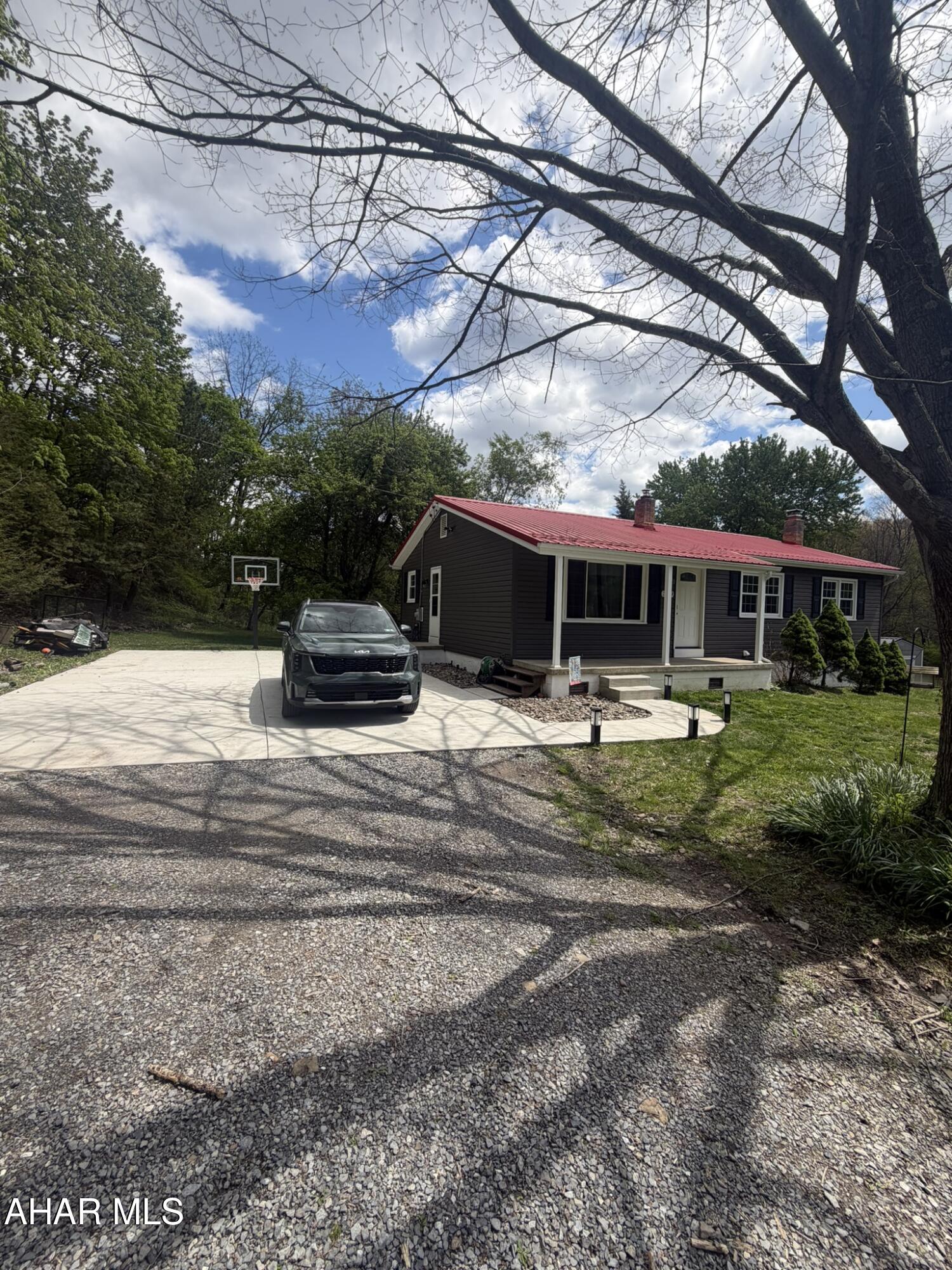 3269 Gwin Road Altoona, PA 16601 - Photo 3 of 19 IMG_1375