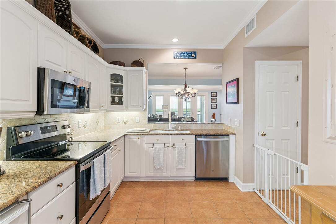 1104 Plantation Point Drive St. Simons Island, GA 31522 - Photo 10 of 30