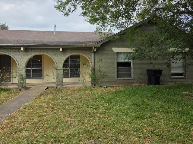 $1,370 | 12722 Shannon Hills Drive, Houston, TX 77099