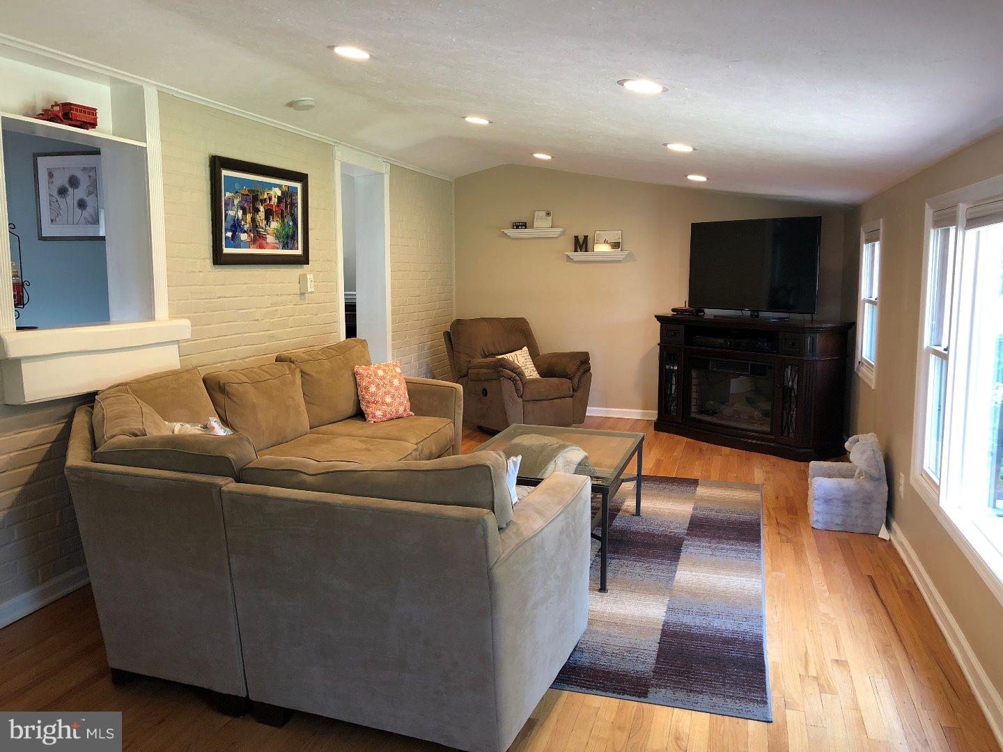 308 Hampton Road Hatboro, PA 19040 - Photo 10 of 24 Family Room