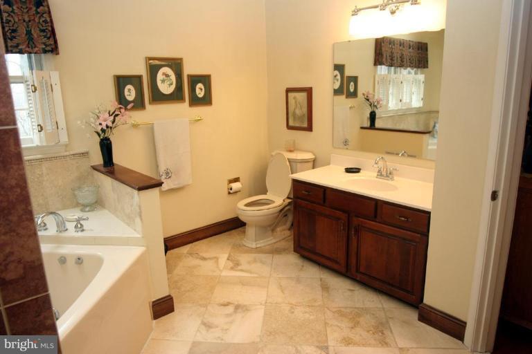9121 Scott Street Springfield, VA 22153 - Photo 16 of 28 Master Bath