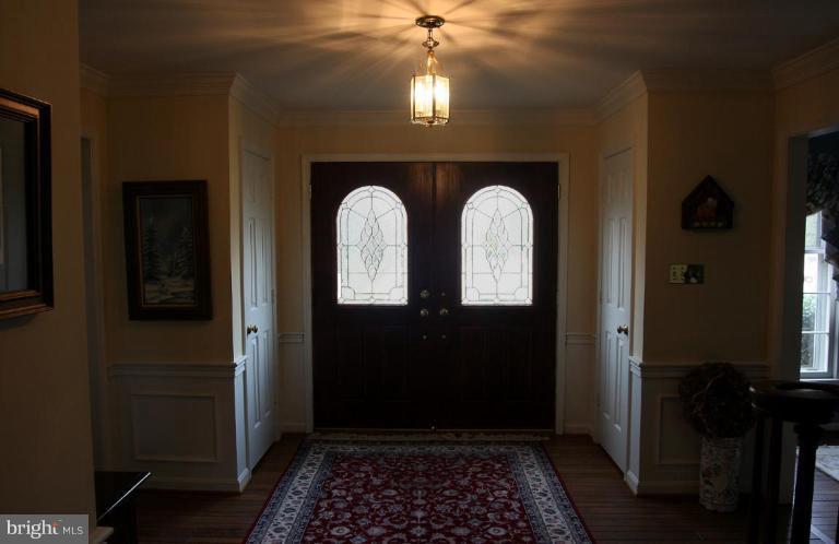 9121 Scott Street Springfield, VA 22153 - Photo 4 of 28 Entry Foyer