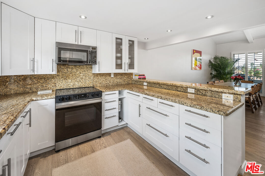 28378 Rey De Copas Lane Malibu, CA 90265 - Photo 17 of 48