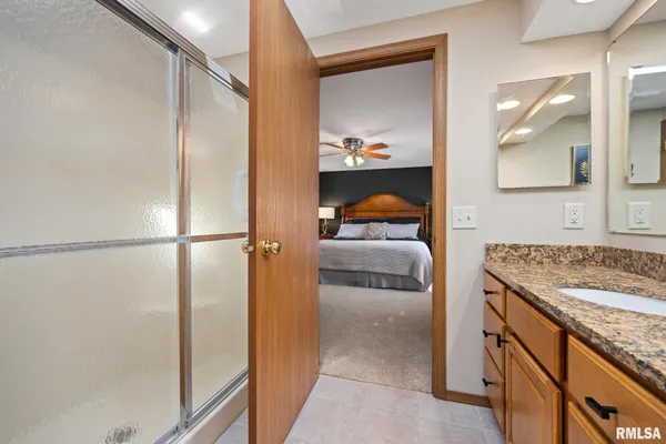 $535,000 | 225 North Shore Place, Dahinda, IL 61428