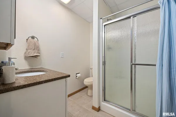 $535,000 | 225 North Shore Place, Dahinda, IL 61428