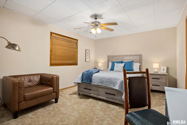 $535,000 | 225 North Shore Place, Dahinda, IL 61428