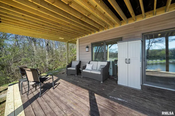 $535,000 | 225 North Shore Place, Dahinda, IL 61428