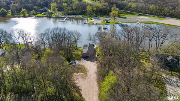 $535,000 | 225 North Shore Place, Dahinda, IL 61428