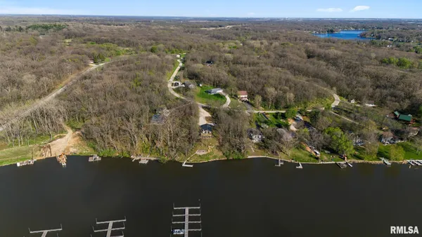 $535,000 | 225 North Shore Place, Dahinda, IL 61428