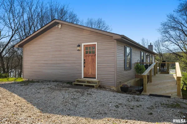 $535,000 | 225 North Shore Place, Dahinda, IL 61428