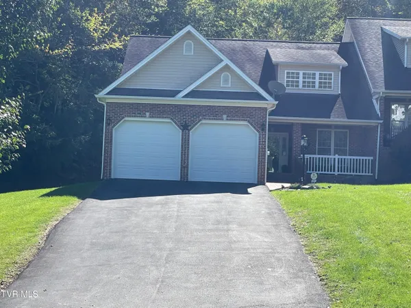 $295,000 | 251 Cresswood Drive, Unit 251, Richlands, VA 24641