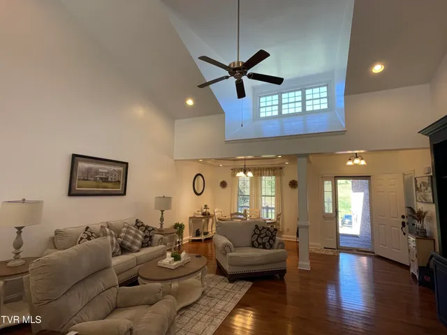 $299,999 | 251 Cresswood Drive, Unit 251, Richlands, VA 24641