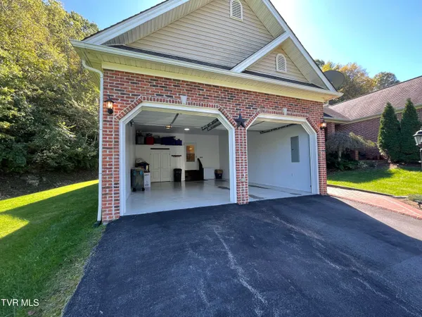 $295,000 | 251 Cresswood Drive, Unit 251, Richlands, VA 24641