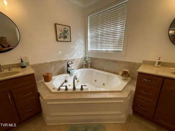 $295,000 | 251 Cresswood Drive, Unit 251, Richlands, VA 24641