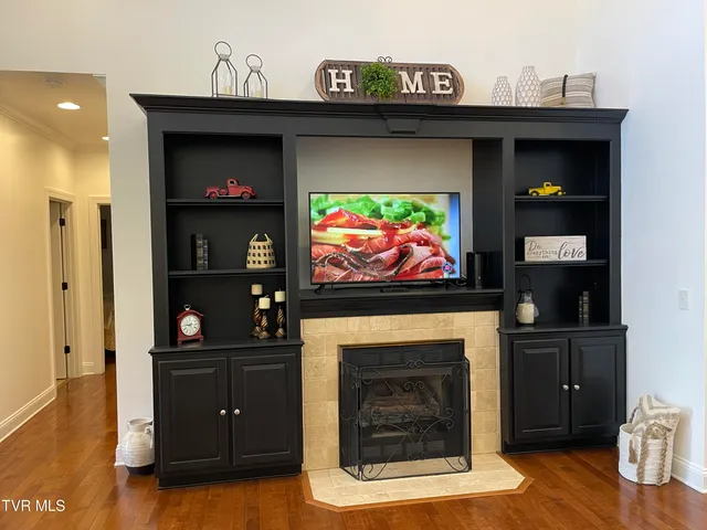 $299,999 | 251 Cresswood Drive, Unit 251, Richlands, VA 24641