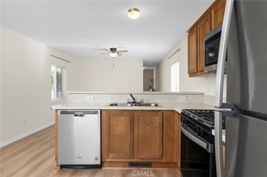 1080 Pearson Road, Unit 3 Paradise, CA 95969 - Photo 19 of 37 Kitchen
