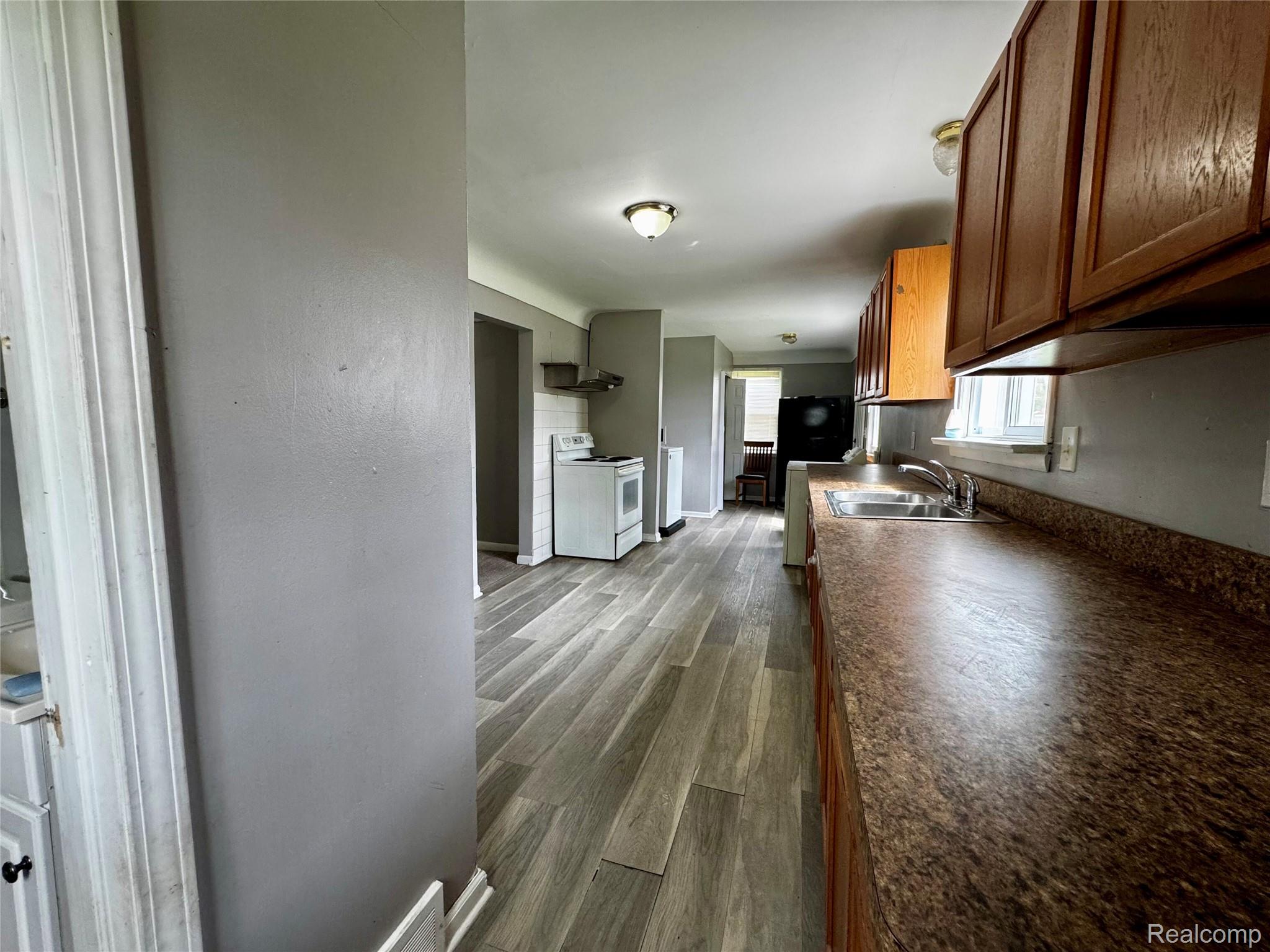 8045 Cadillac Avenue Warren, MI 48089 - Photo 16 of 21 IMG_0527.jpeg