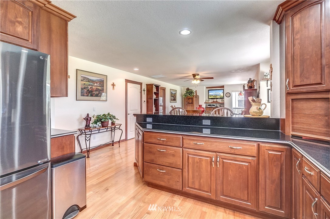1531 East Old Ranch Road Allyn, WA 98524 - Photo 7 of 25 Gallery Image 7