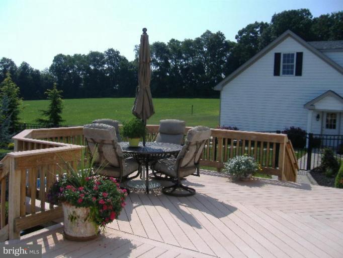2365 Roxbury Mls Road Cooksville, MD 21723 - Photo 20 of 27 Deck
