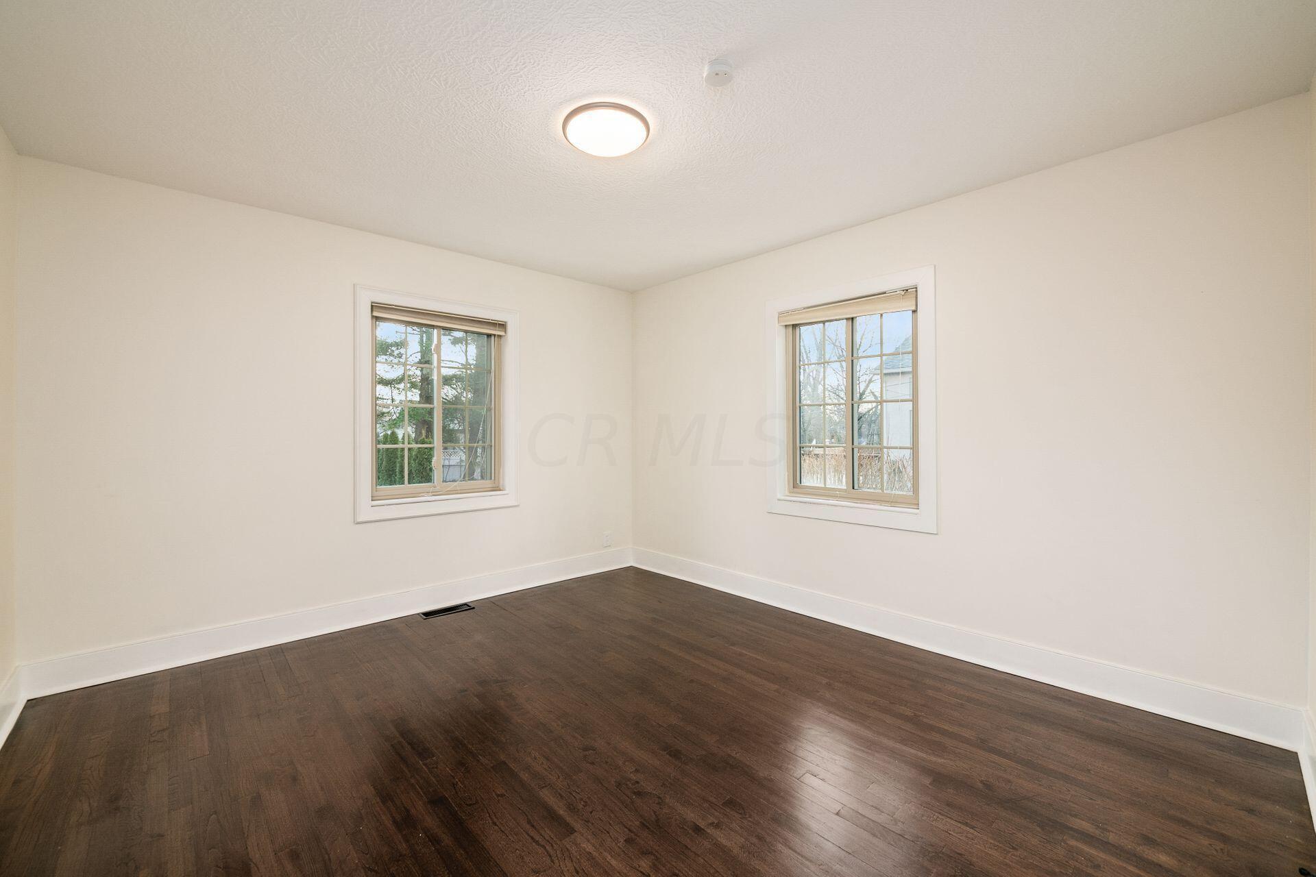147 West Cooke Road Columbus, OH 43214 - Photo 26 of 57 027_83fea_L 147 W Cooke Rd058