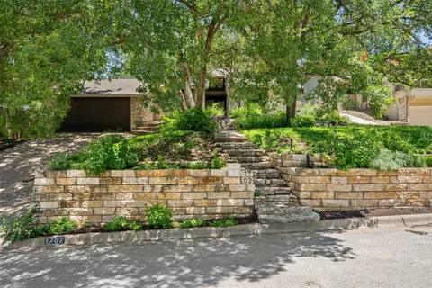 $699,500 | 1702 Deerfield Drive, Austin, TX 78741