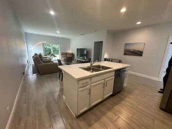 $2,200 | 1685 22nd Avenue Southwest, Vero Beach, FL 32962