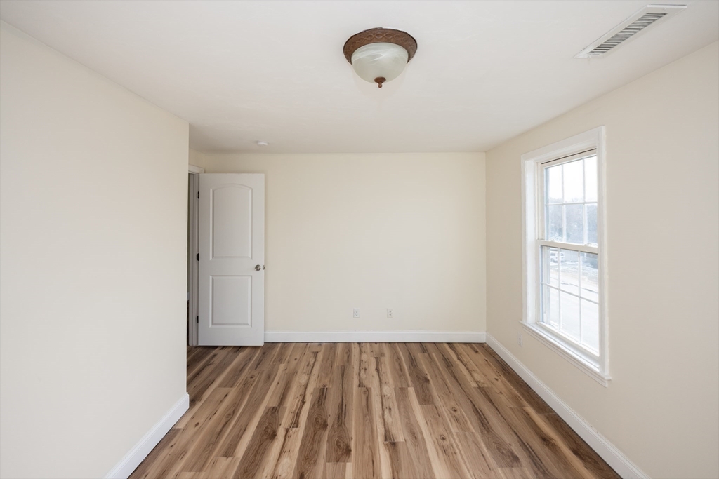 83 Massasoit Road Worcester, MA 01604 - Photo 18 of 30