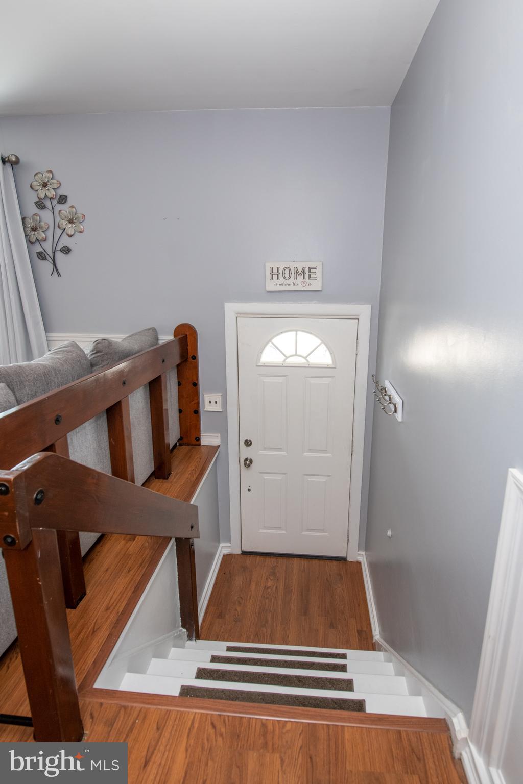 3546 Kyle Road Philadelphia, PA 19154 - Photo 4 of 32 Foyer Entry