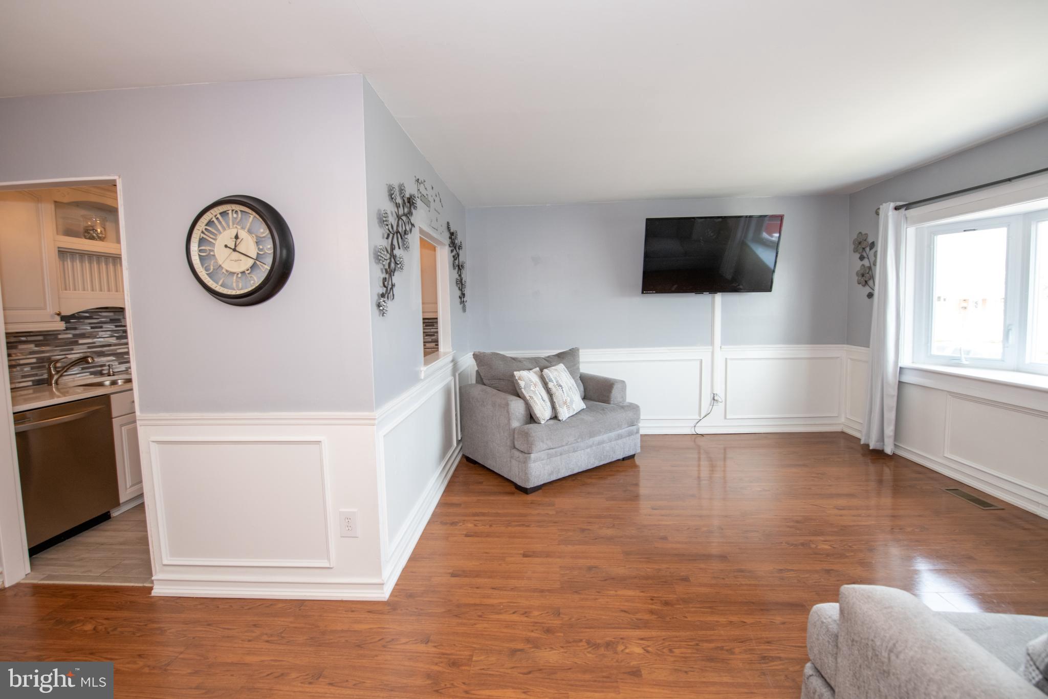 3546 Kyle Road Philadelphia, PA 19154 - Photo 6 of 32 Living Room