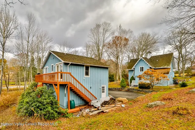 a house view with a outdoor space