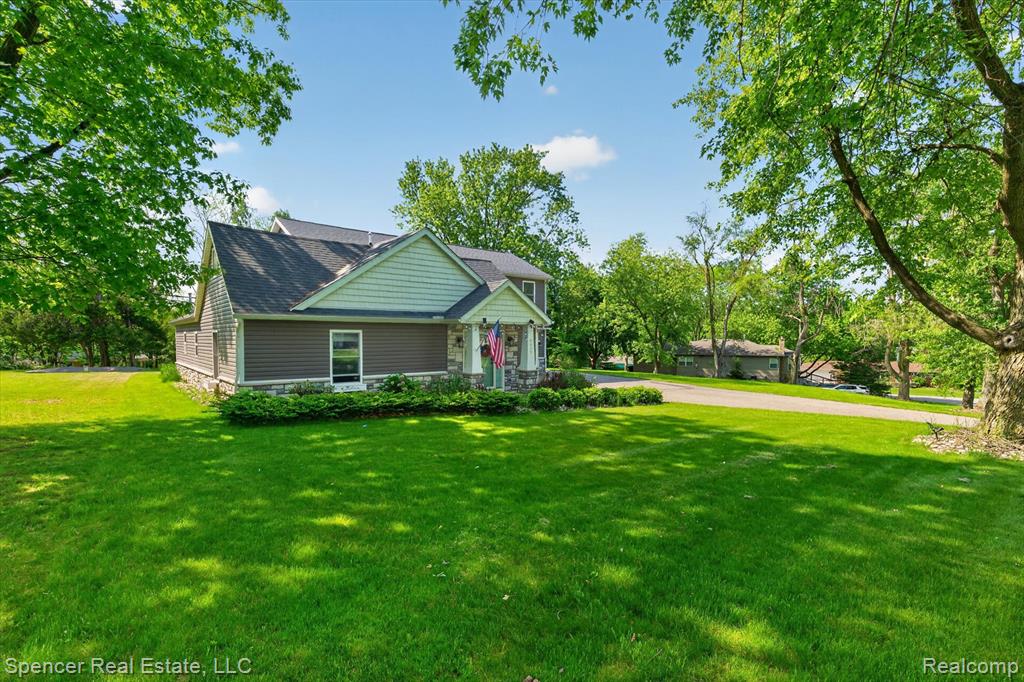 6415 Sunnydale Road Clarkston, MI 48346 - Photo 3 of 57