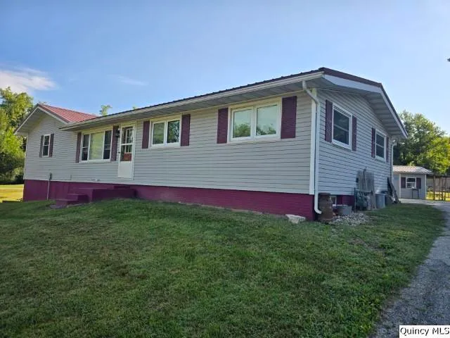 $175,000 | 105 North 3rd Street, La Harpe, IL 61450