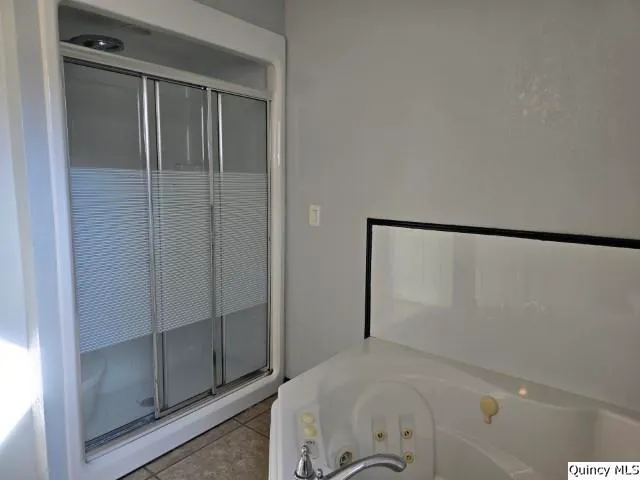 $175,000 | 105 North 3rd Street, La Harpe, IL 61450