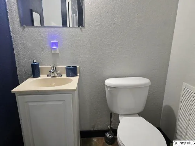 $175,000 | 105 North 3rd Street, La Harpe, IL 61450