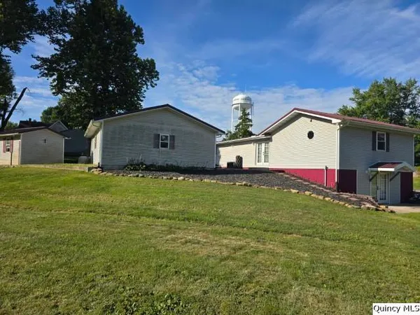 $154,900 | 105 North 3rd Street, La Harpe, IL 61450