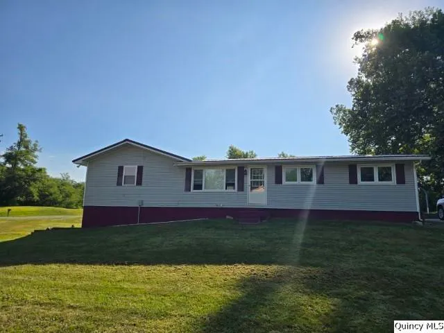 $175,000 | 105 North 3rd Street, La Harpe, IL 61450