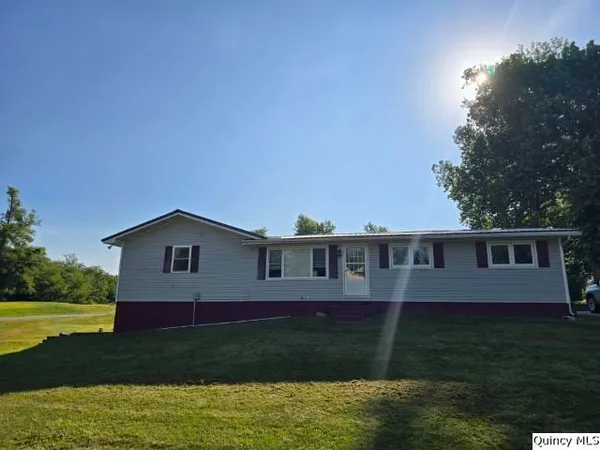 $154,900 | 105 North 3rd Street, La Harpe, IL 61450