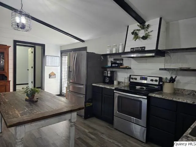 $175,000 | 105 North 3rd Street, La Harpe, IL 61450