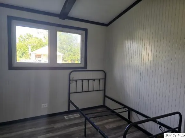 $154,900 | 105 North 3rd Street, La Harpe, IL 61450