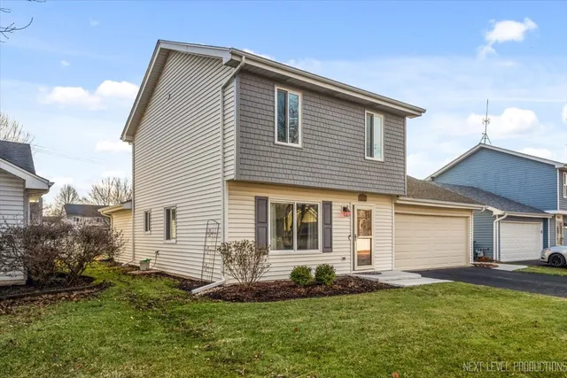 $385,000 | 2465 Bristol Court, Aurora, IL 60504