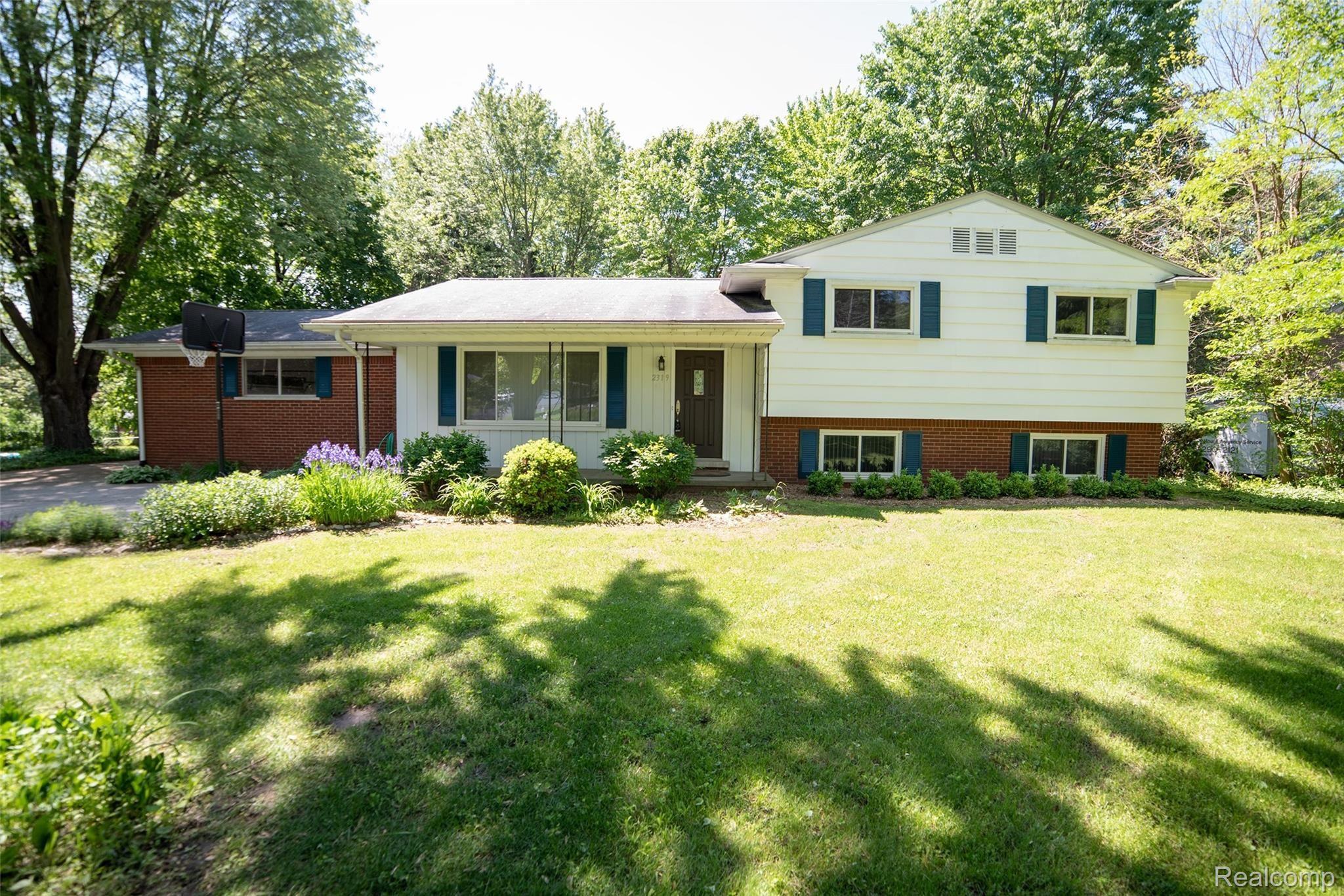 2319 Arizona Court Rochester, MI 48309 - Photo 1 of 37 2319 Arizona-01.jpg
