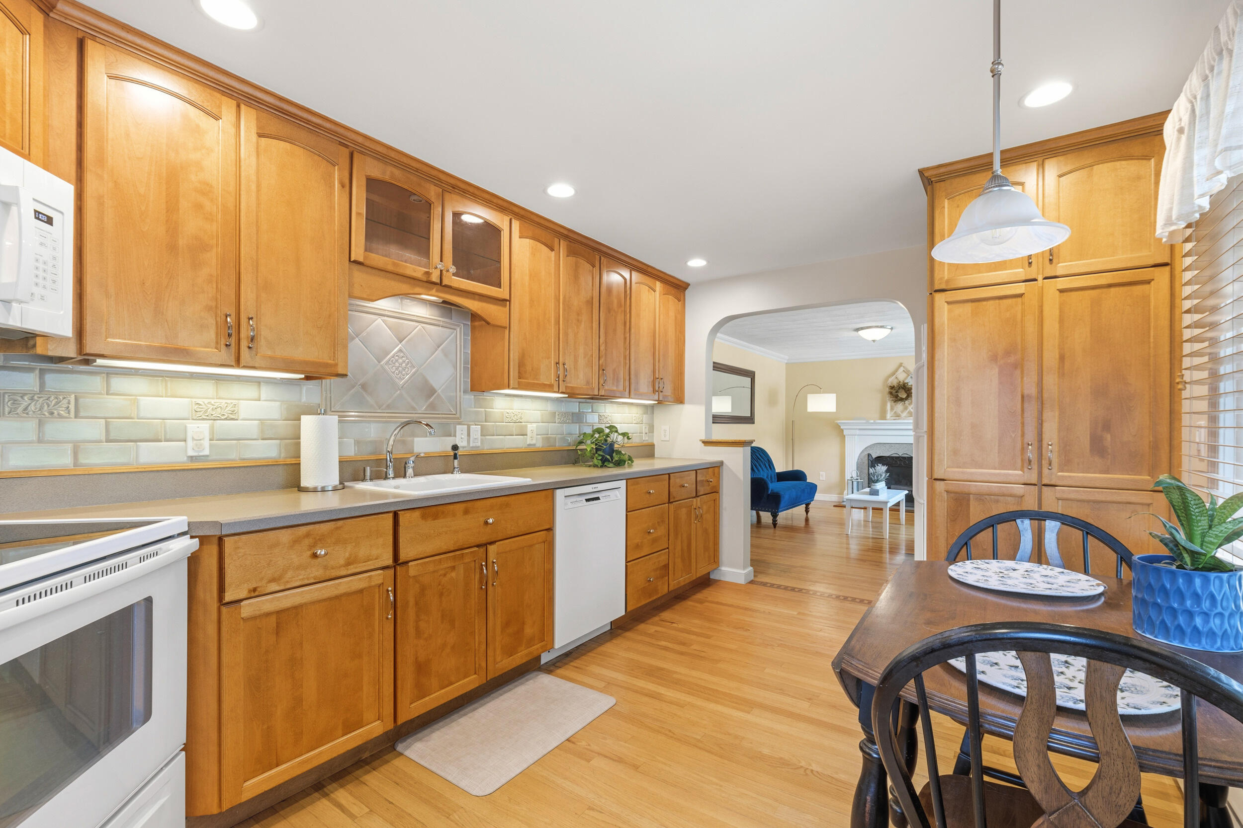 63 West Commonwealth Drive Portland, ME 04103 - Photo 11 of 46 Kitchen