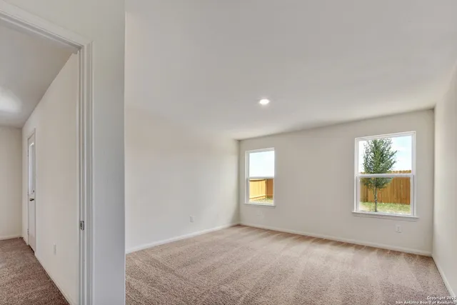 a view of empty room with window