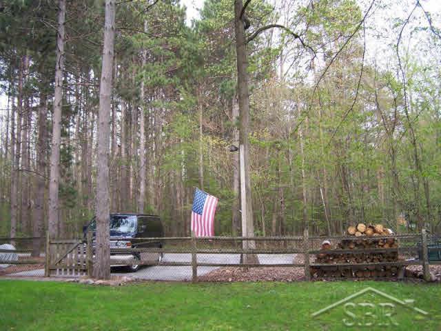 13231 Frost Road Hemlock, MI 48626 - Photo 3 of 5 20057155-2.JPG